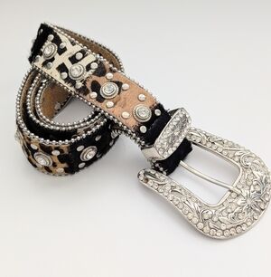 Gorgeous Women's Textured Belt w/Multiple Animal Prints & Lots of Silver Bling!